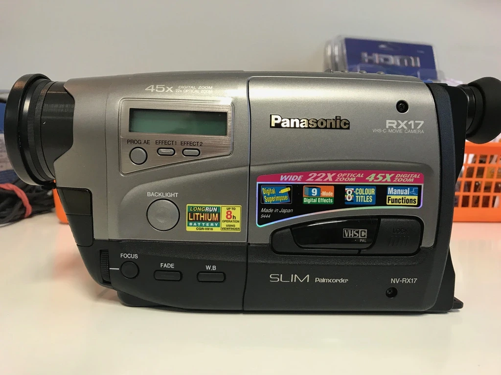 Retro Videokamera Panasonic NV-RX17