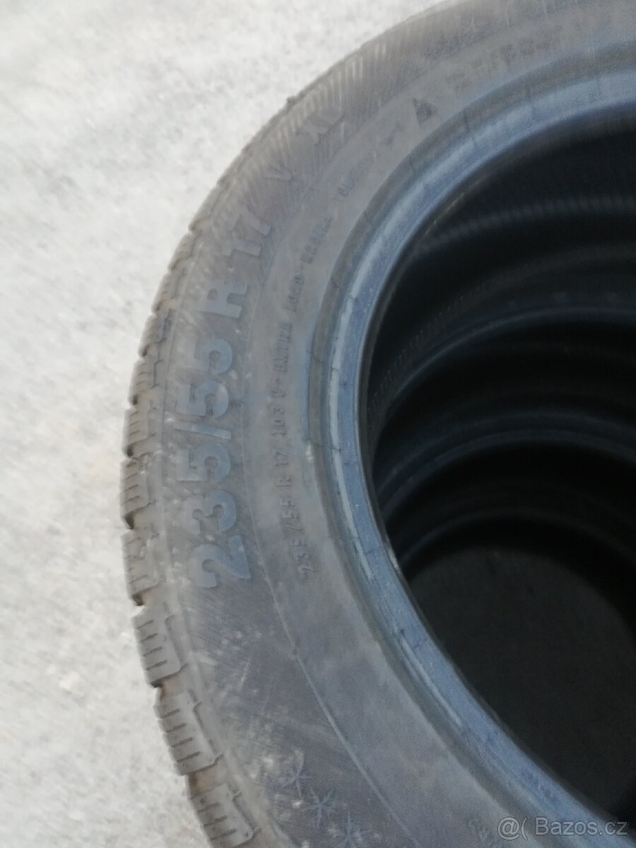 235 /55R17