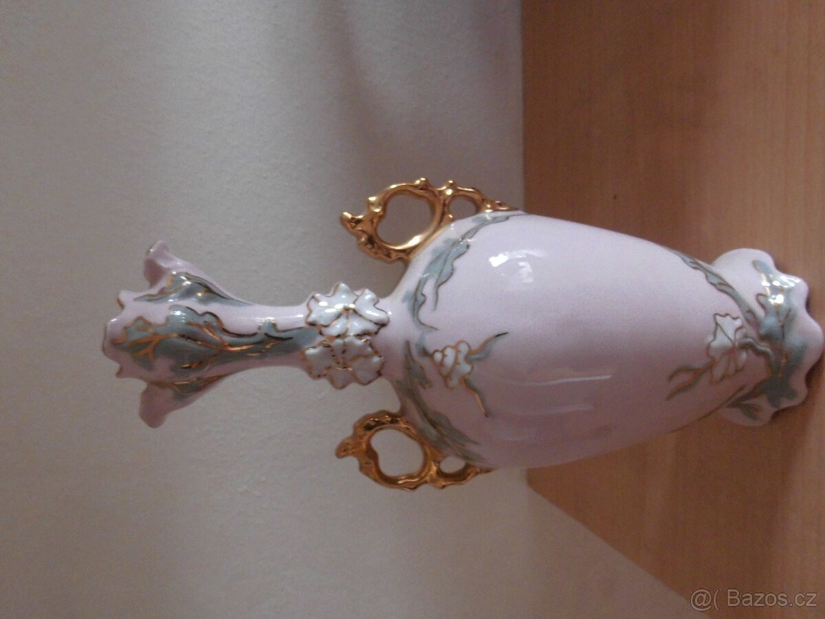 Růžový porcelán