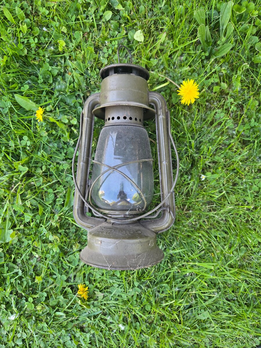 Petrolejová lampa Meva 865