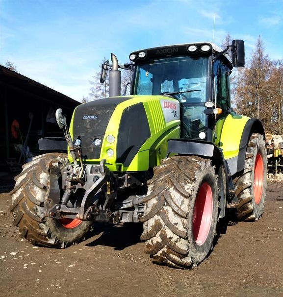 Traktor Claas Axion 820 Cmatic