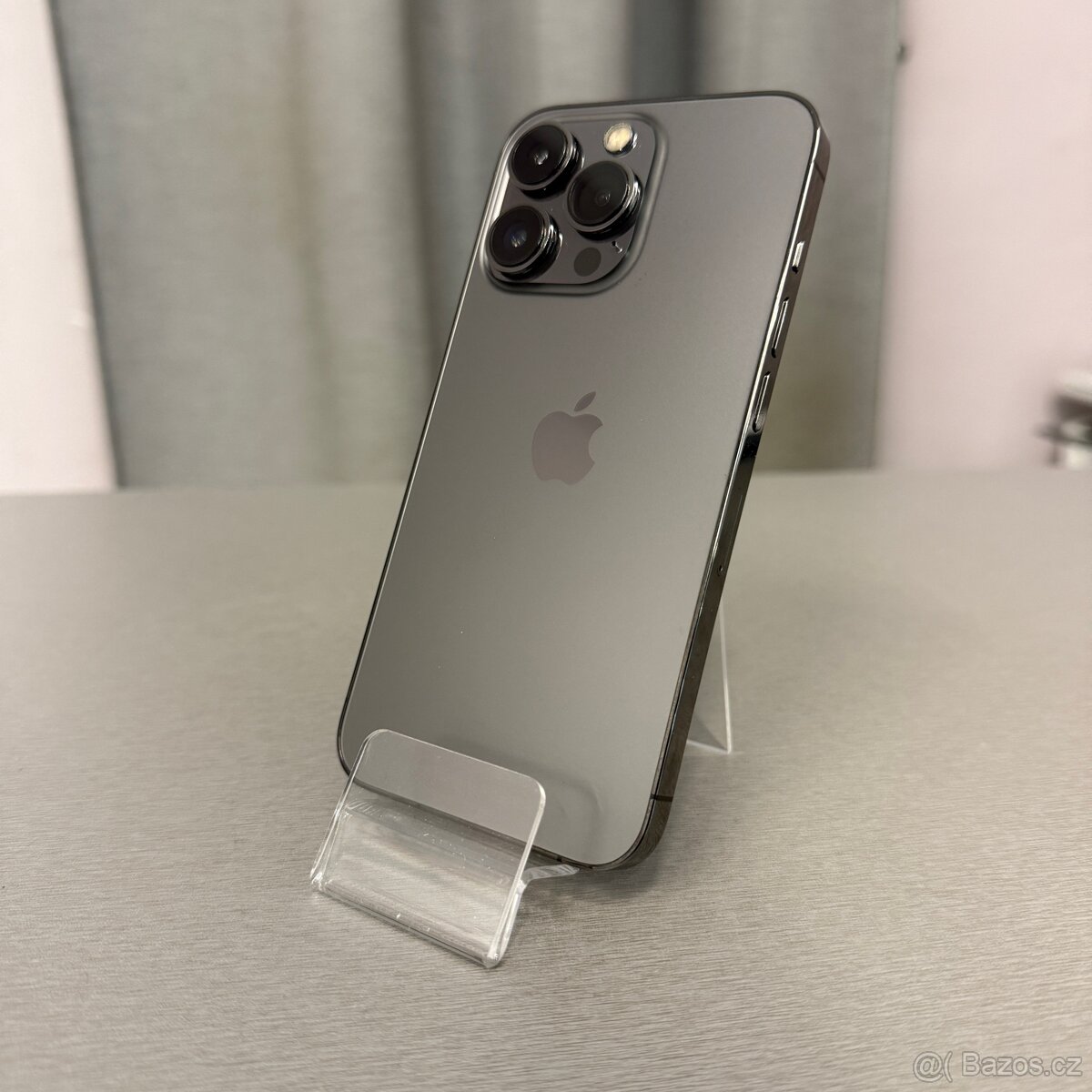 Šedý iPhone 13 Pro 512GB, pěkný stav, 12 měsíců záruka