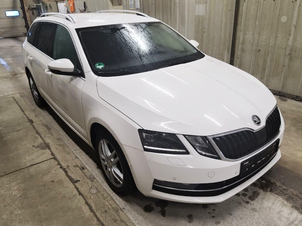 ŠKODA Octavia, 2.0 TDi (110 kW), DSG, tažné, LED,plný servis