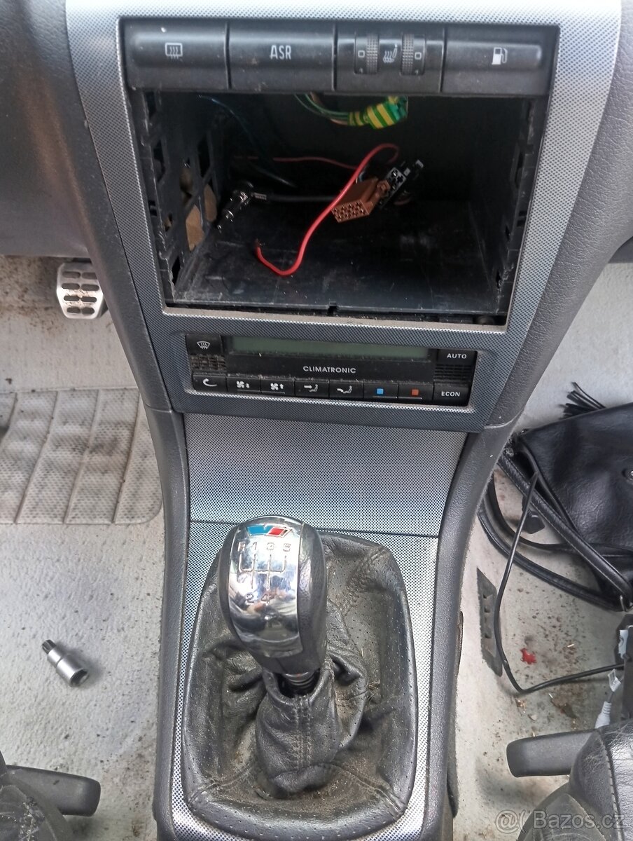 Prodám dekor s popelnikem škoda Octavia 1 RS