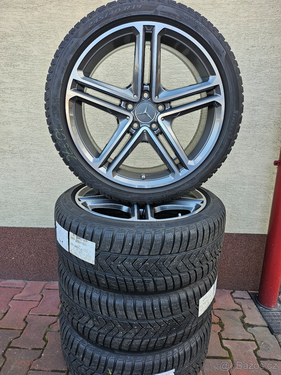 Originál ALU kola MERCEDES s pneu PIRELLI RUN FLAT