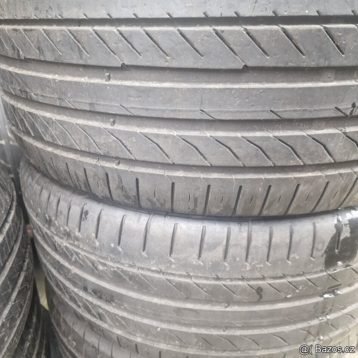 PRODÁM 2 LETNÍ PNEU CONTINENTAL 245/40/19, CENA JE ZA 2 PNEU