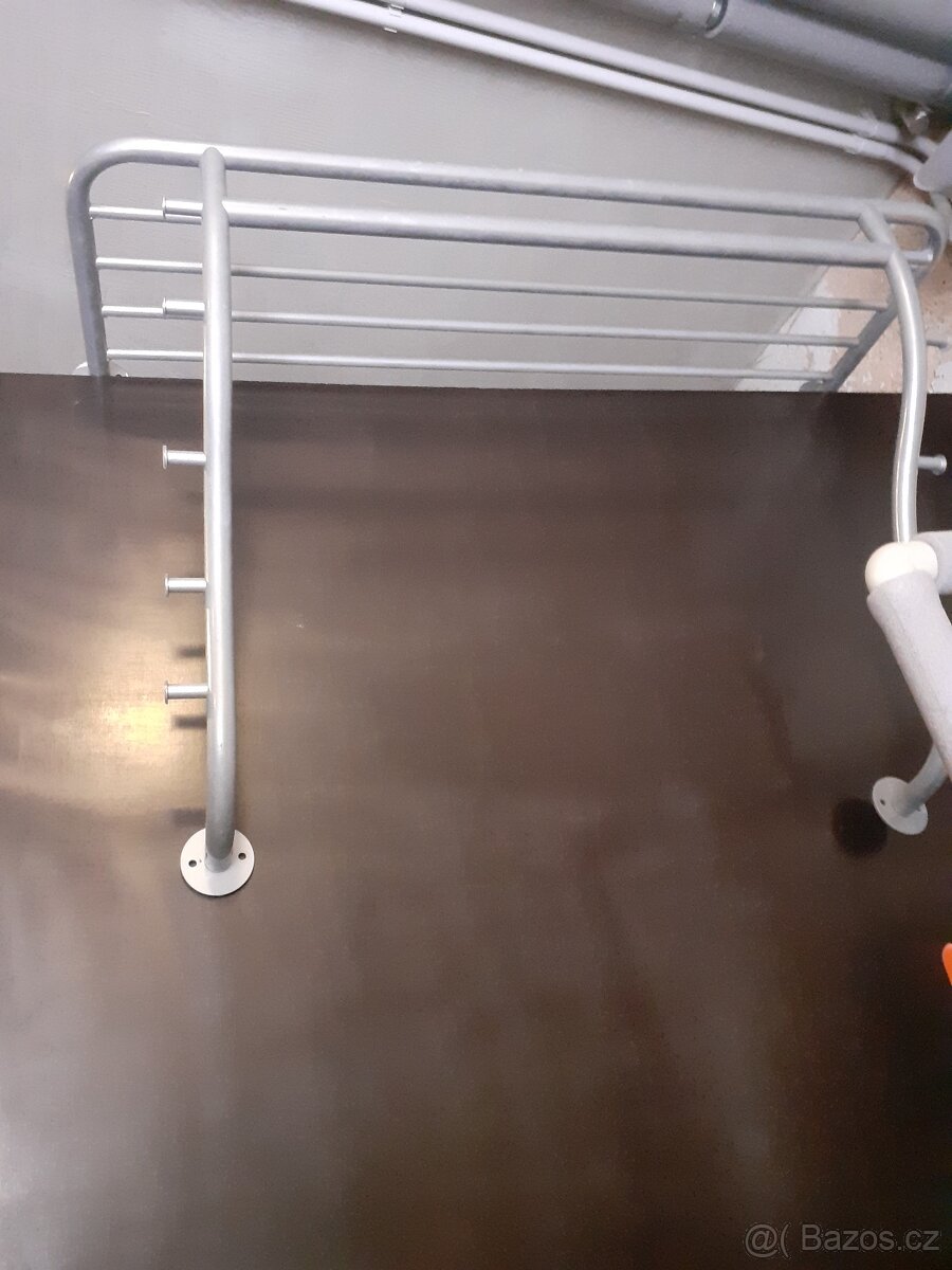 věšák na kabáty