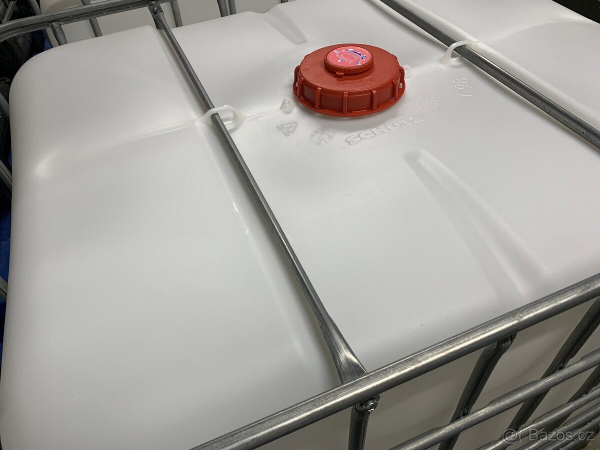 IBC nádrze,kontejnery 1000 l