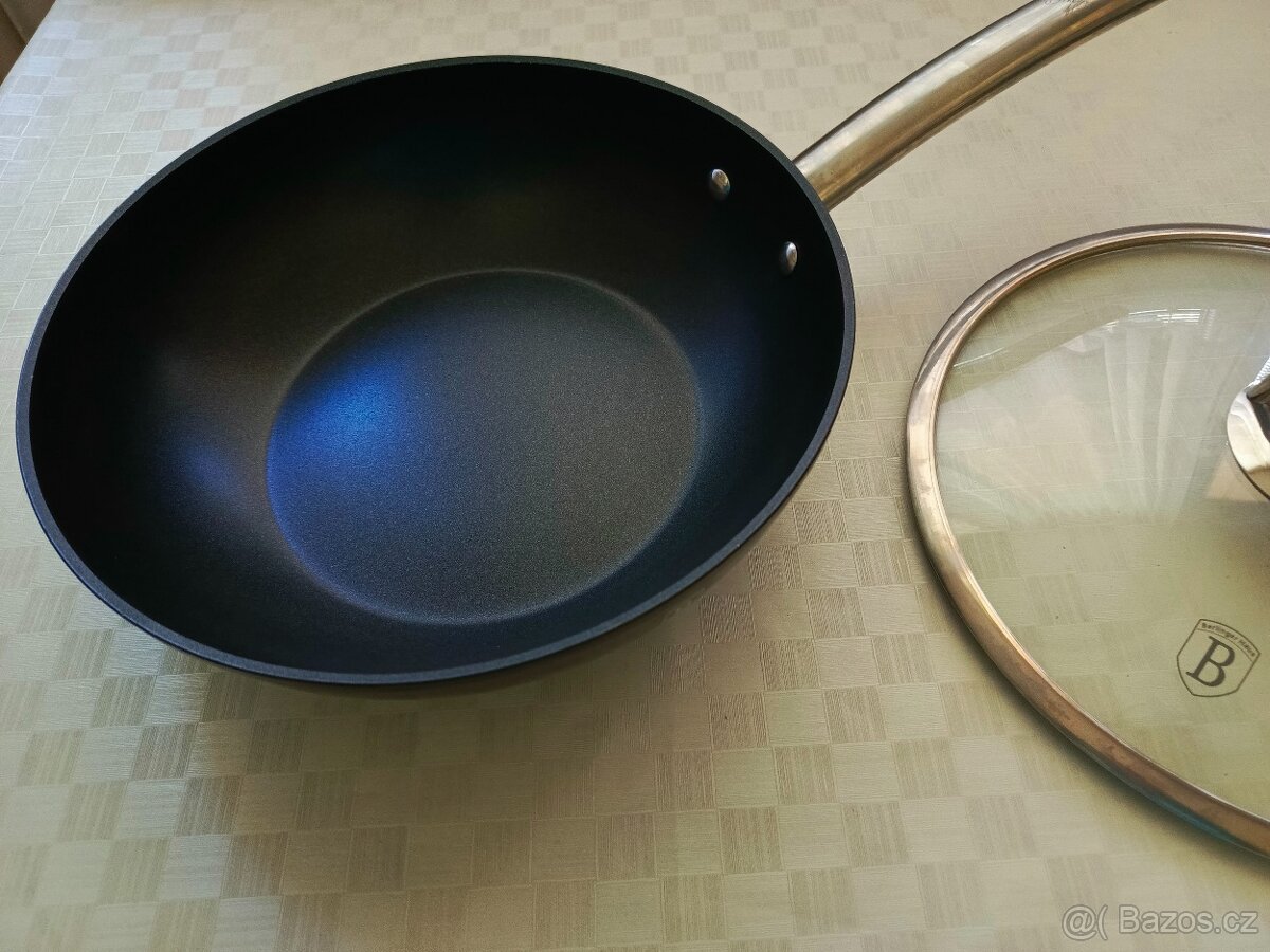 Prodám pánev WOK Berlinger Haus 28cm s poklicí