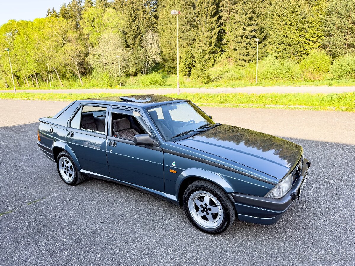 Alfa Romeo 75 2.0 TS 1990