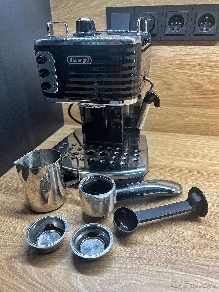 Pákový kávovar DeLonghi