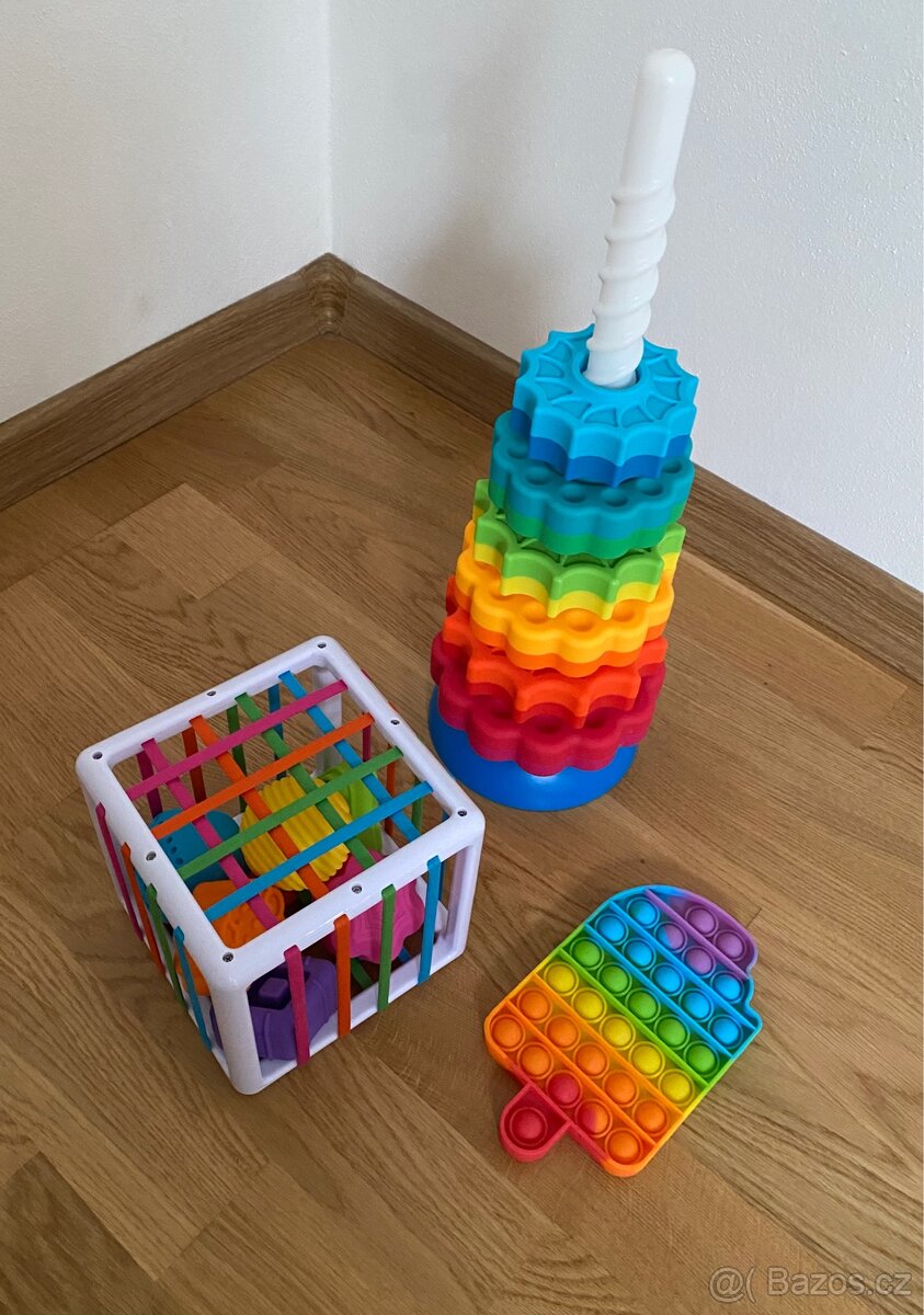 Set hraček Fat Brain Toys + Pop It