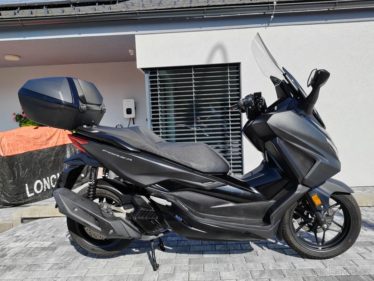 Honda forza 125