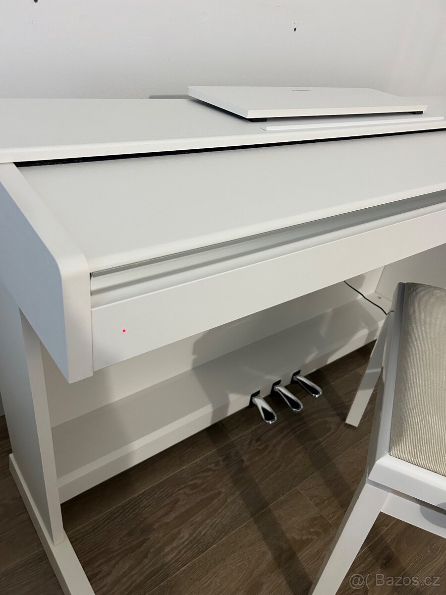 Yamaha YDP-143 elektronické piano white + stolička