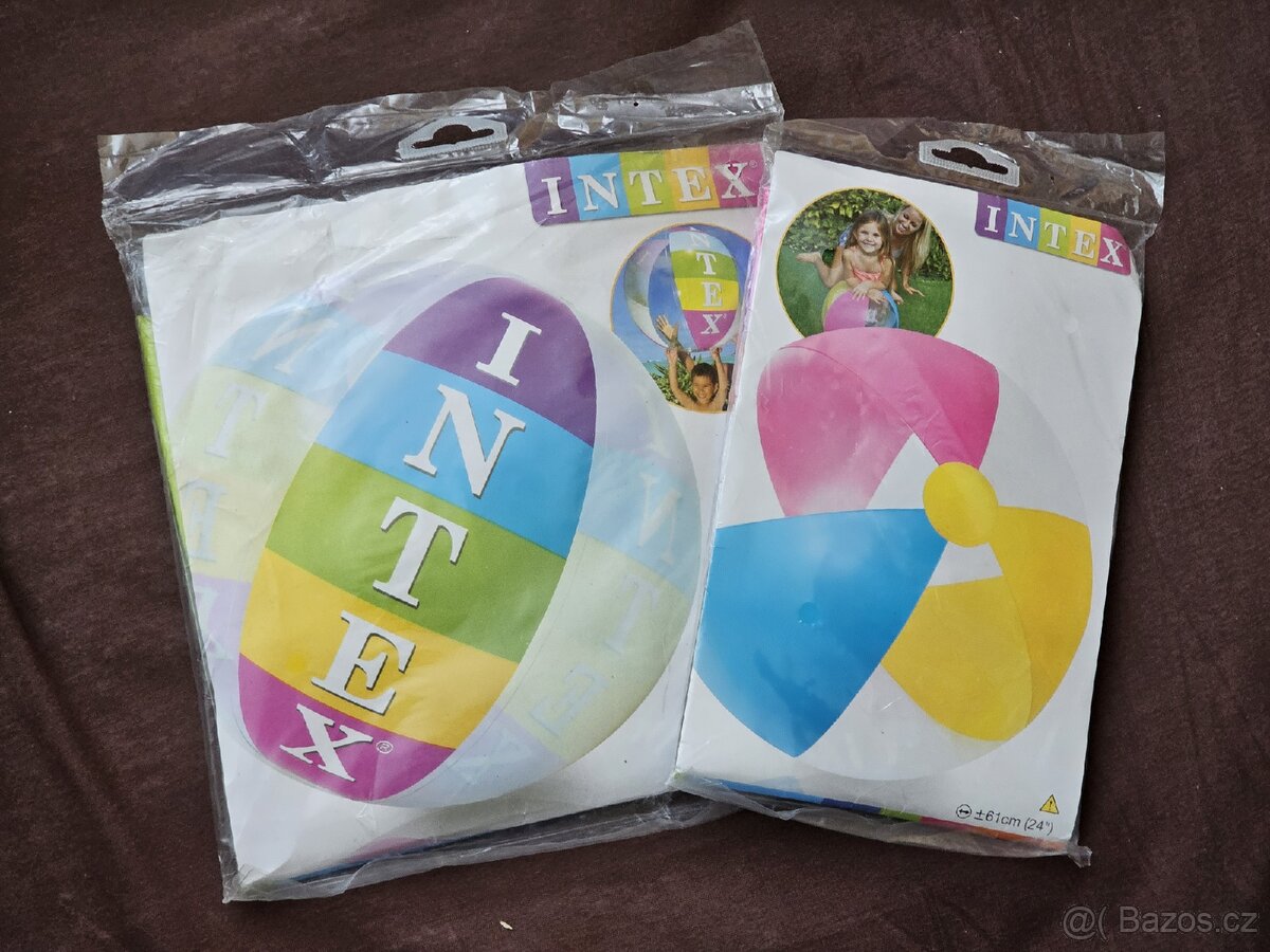 Koupím plážové míče značky Intex