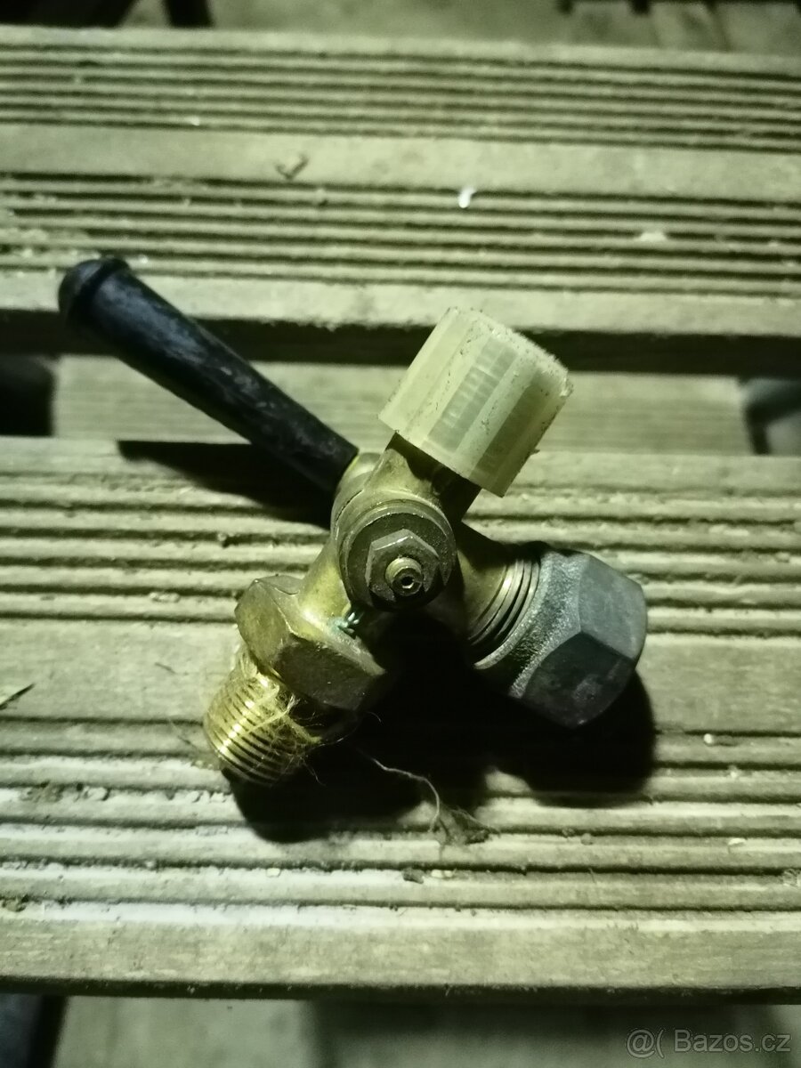 Mosazný kohout nepoužitý