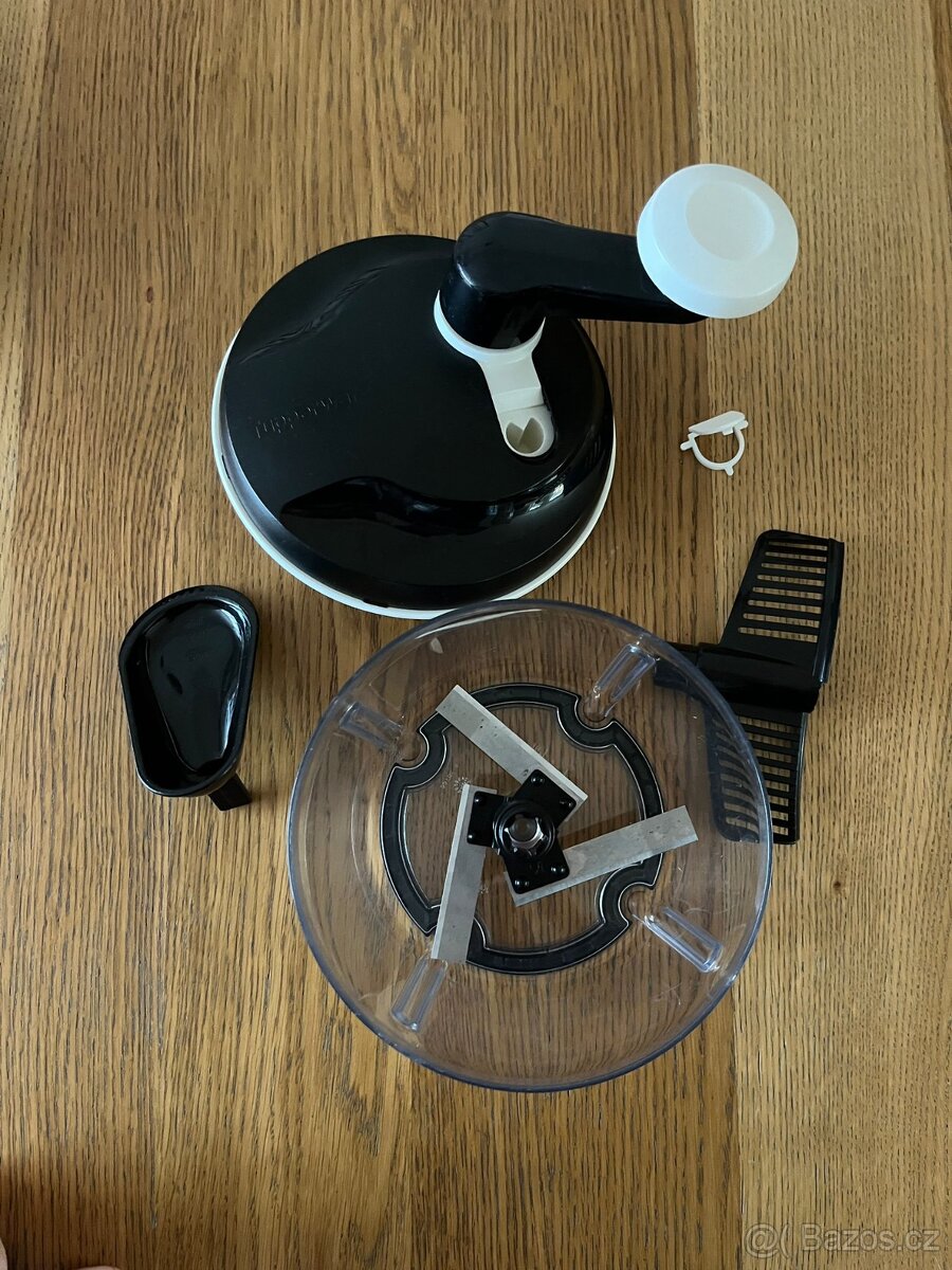 ruční šlehač, mixer, sekáček Tupperware