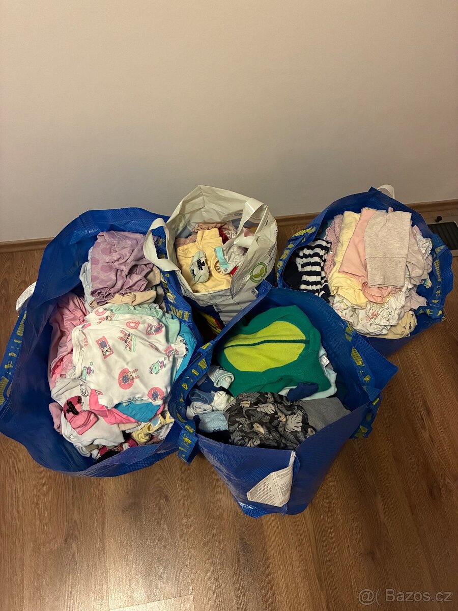 Balík oblečení holka vel. 68-80