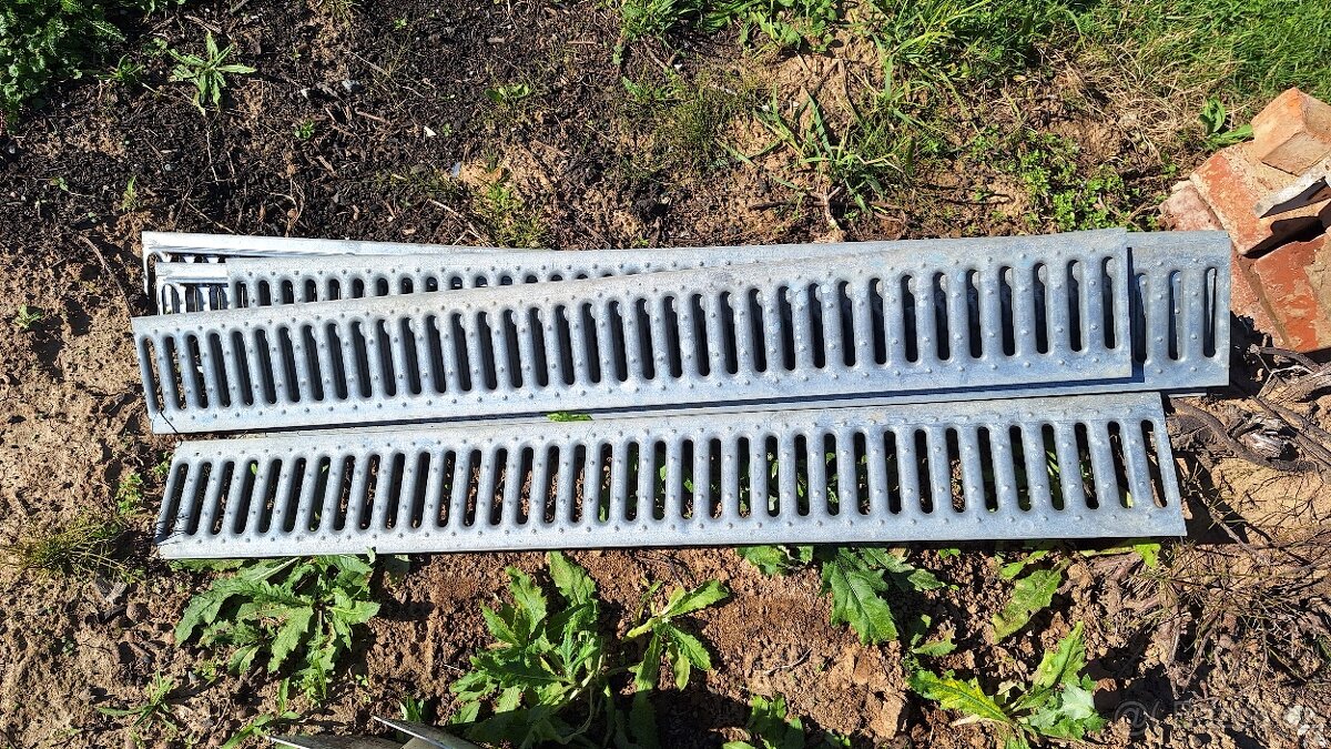 Mřížka odtokového žlabu