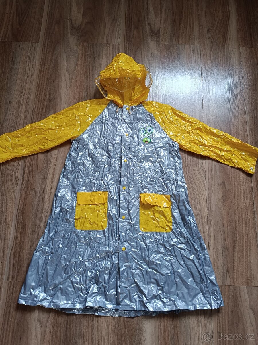 DÍVČÍ PLÁŠTĚNKA vel.134/140,zn.FROG