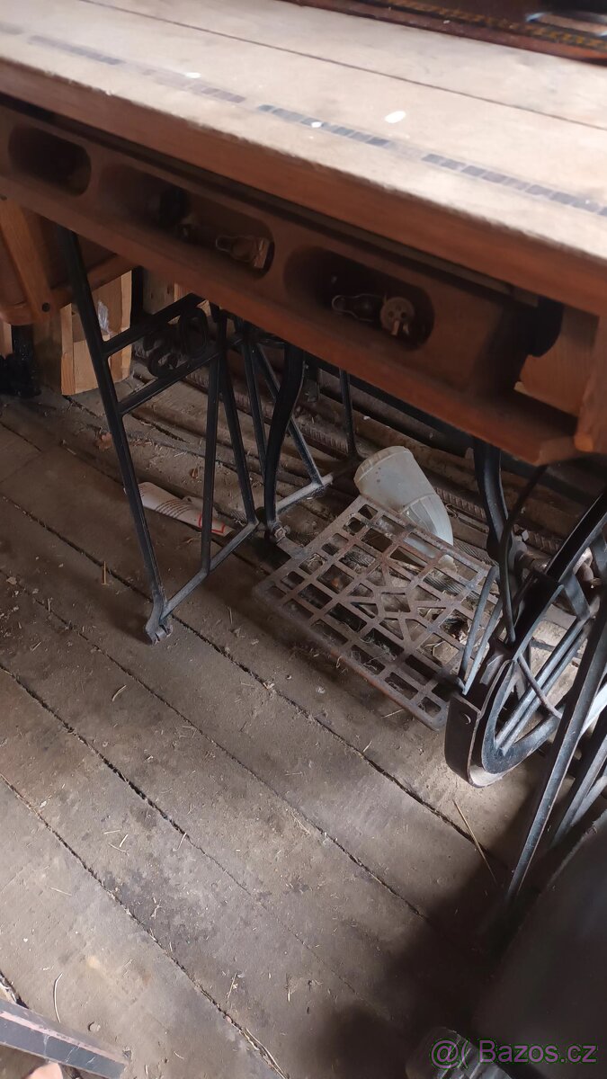 Prodám starý šicí stroj