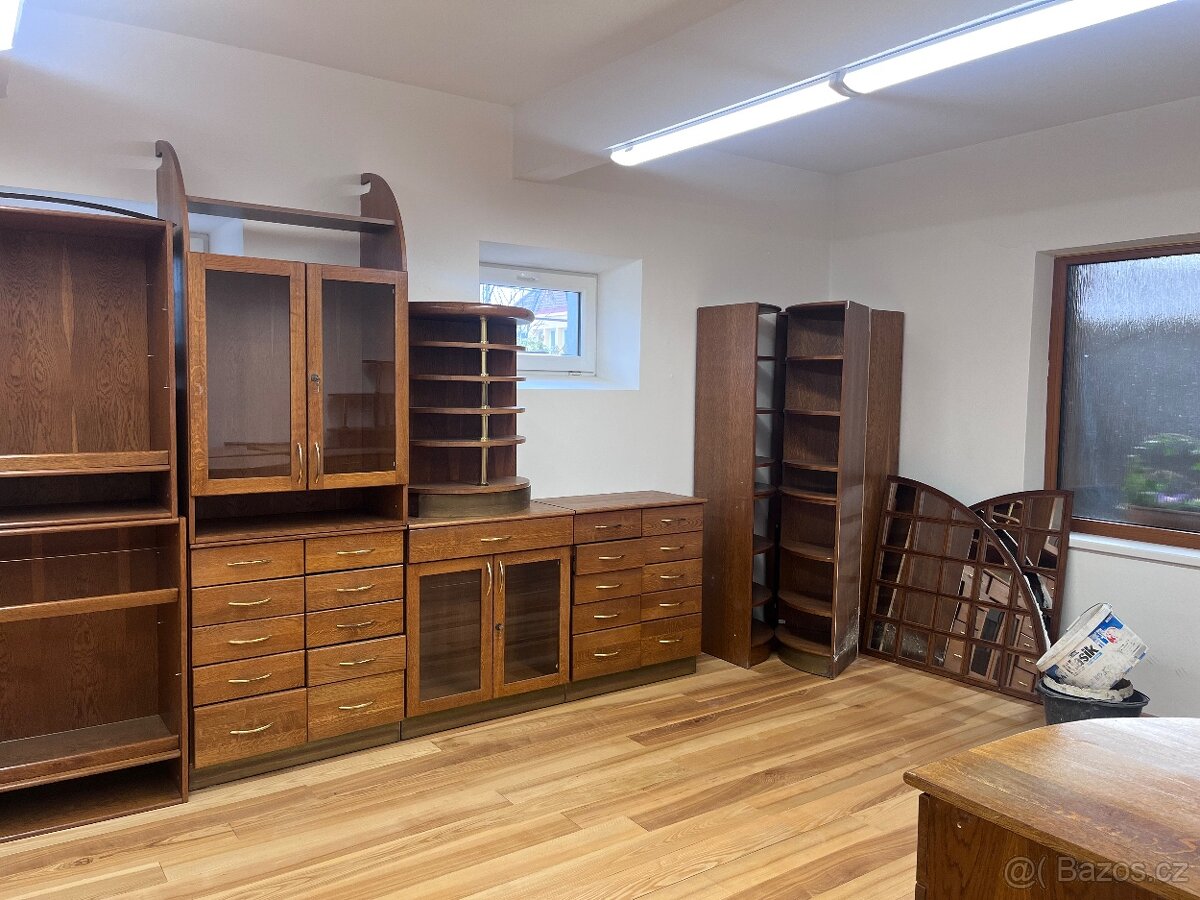 Skříně-komody-vitríny