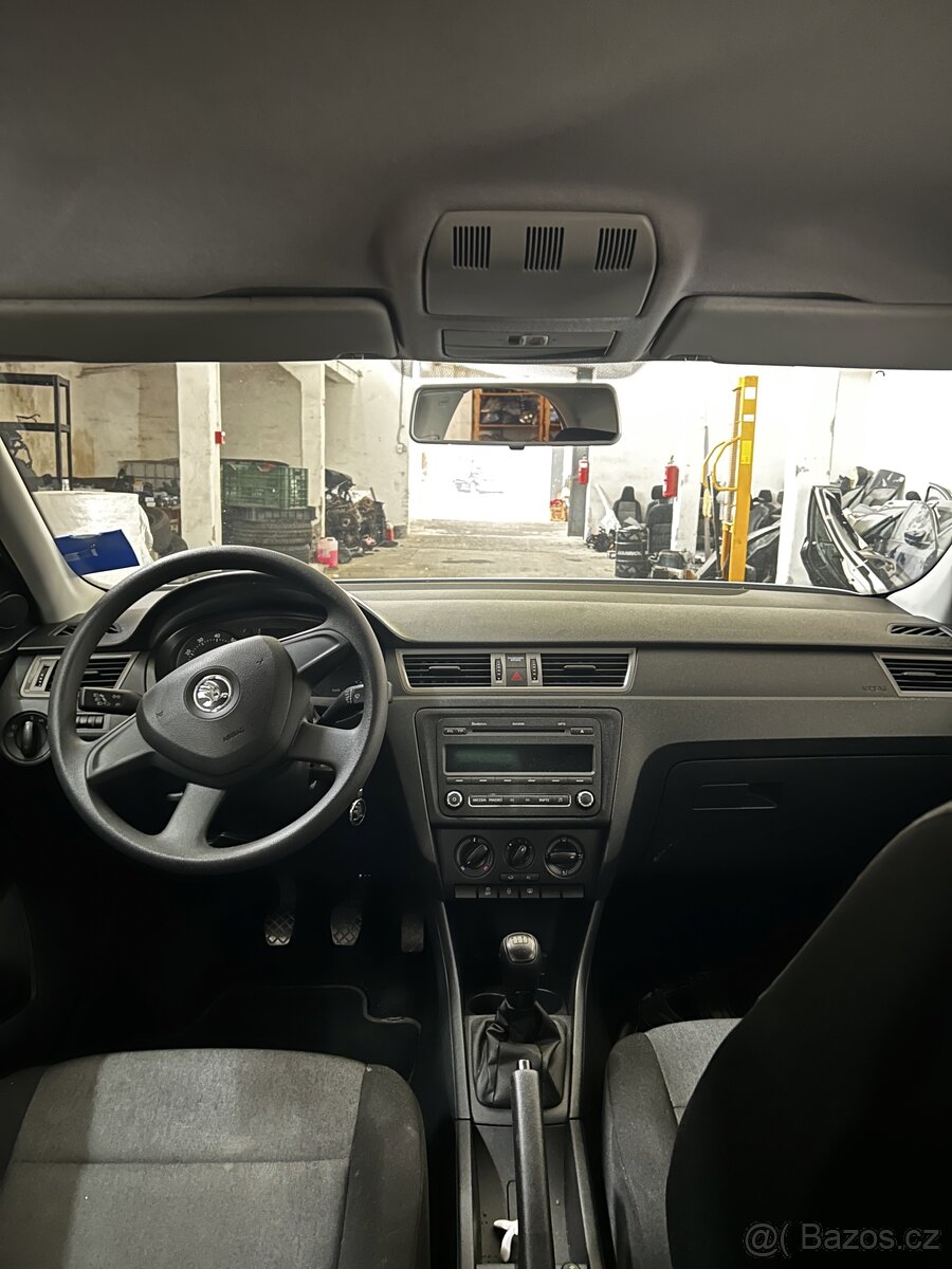 Palubní deska airbagy pásy řj Škoda Rapid rv. 2013