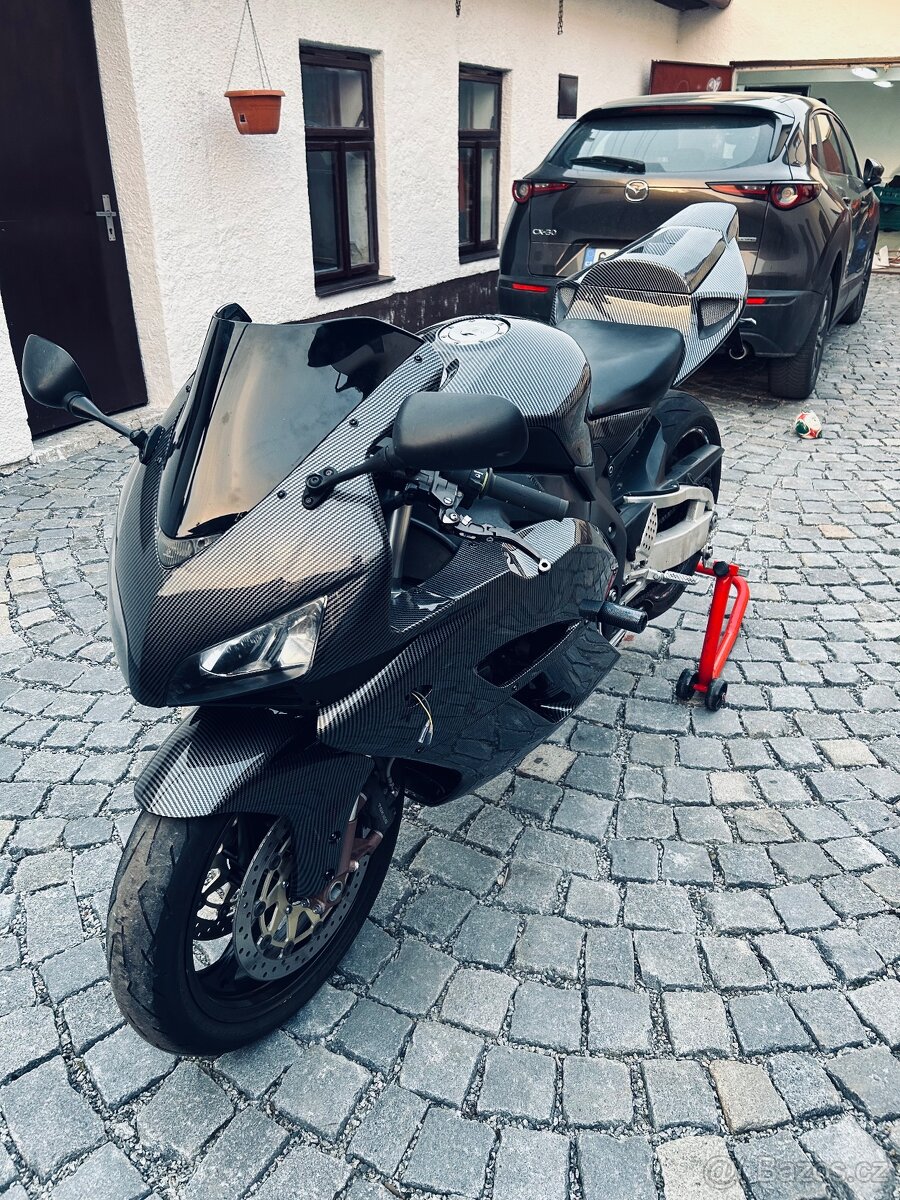 Honda CBR 1000rr Fireblade 2004