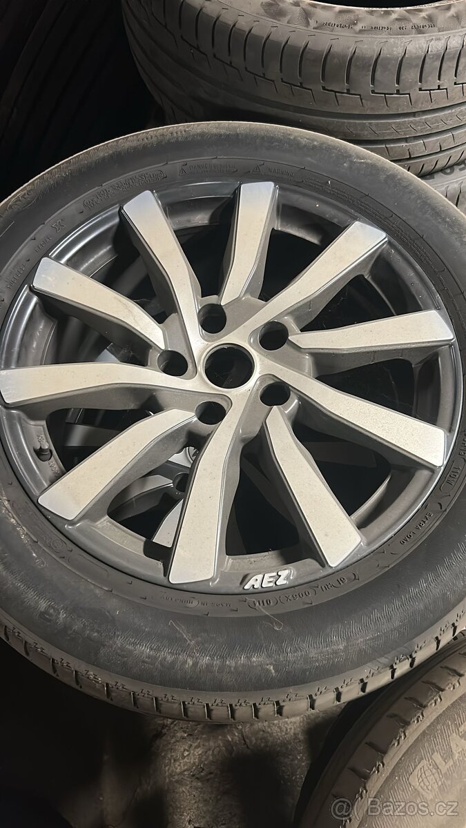 Kola Volkswagen Touareg aez Reef r19 Michelin