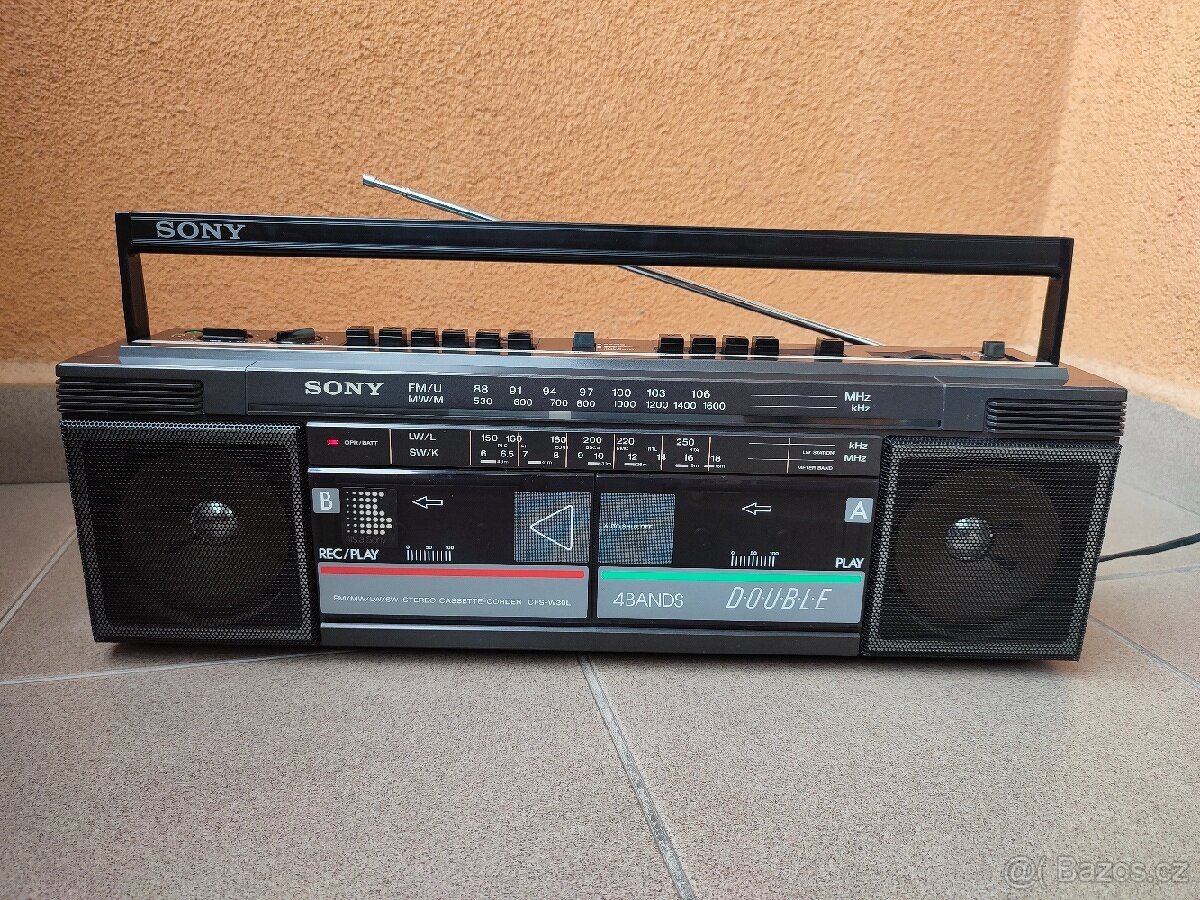 STEREO CASSETTE RECORDER SONY CFS-W30L.