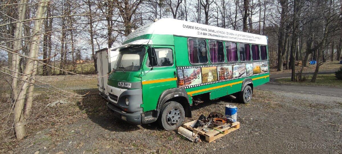 Avie A 75 bus