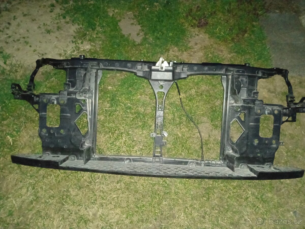 Přední stěna Hyundai I30 od r.v. 2008 s výztuhou