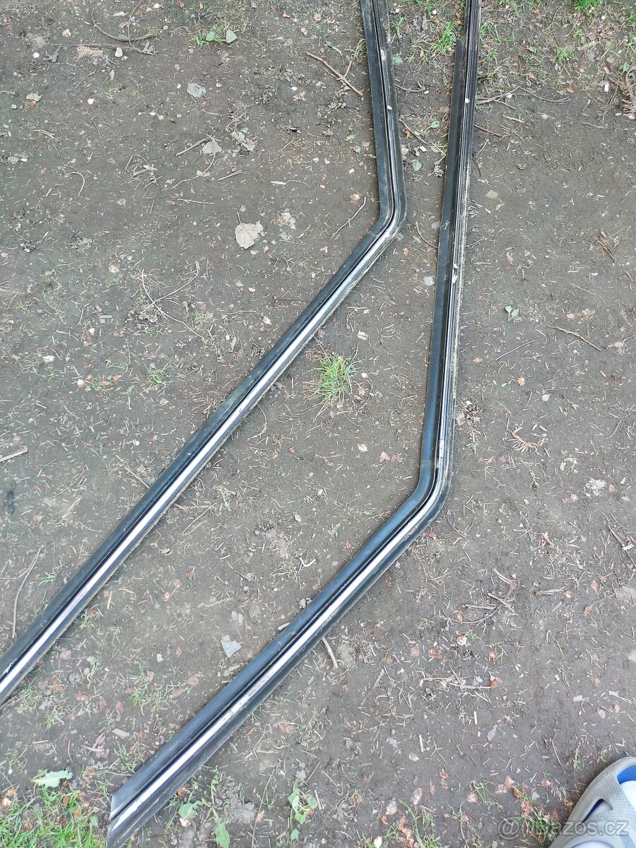 Lišty na střechu favorit