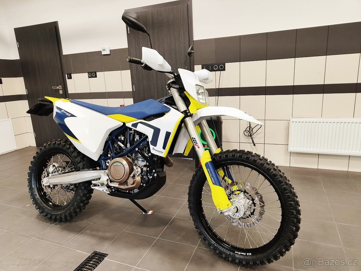Husqvarna 701 Enduro - Najeto jen 3400 Km - Velmi pěkný stav