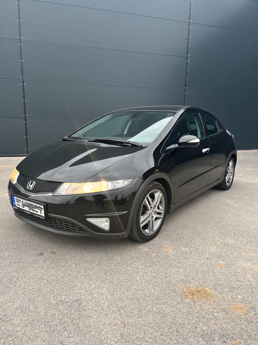 Honda Civic 1.8 i-VTEC Sport – původ ČR, 211.000 km