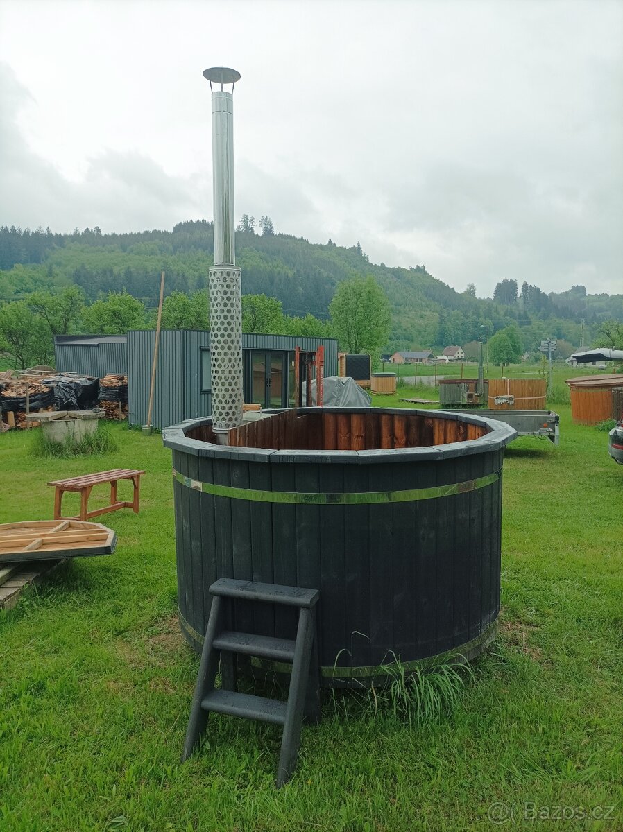 Koupací sud, koupací káď, hot tub