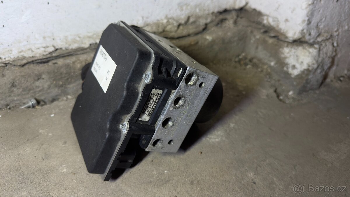 ABS řídící jednotka 8K0907379AC Audi A4 B8