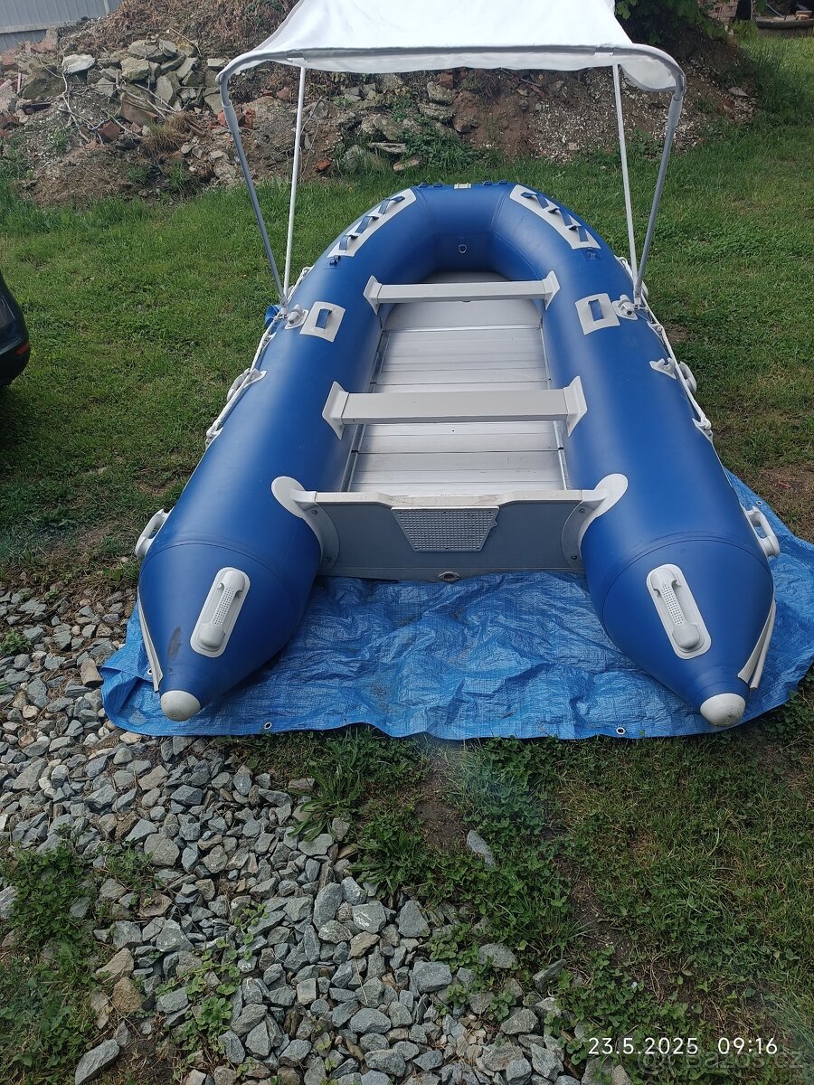 Člun hliníková podlaha 3.9m