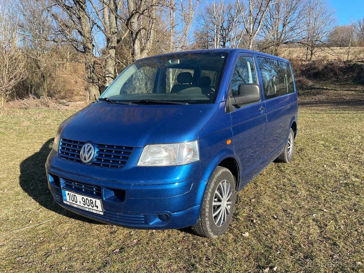 VW Transporter T5 9míst