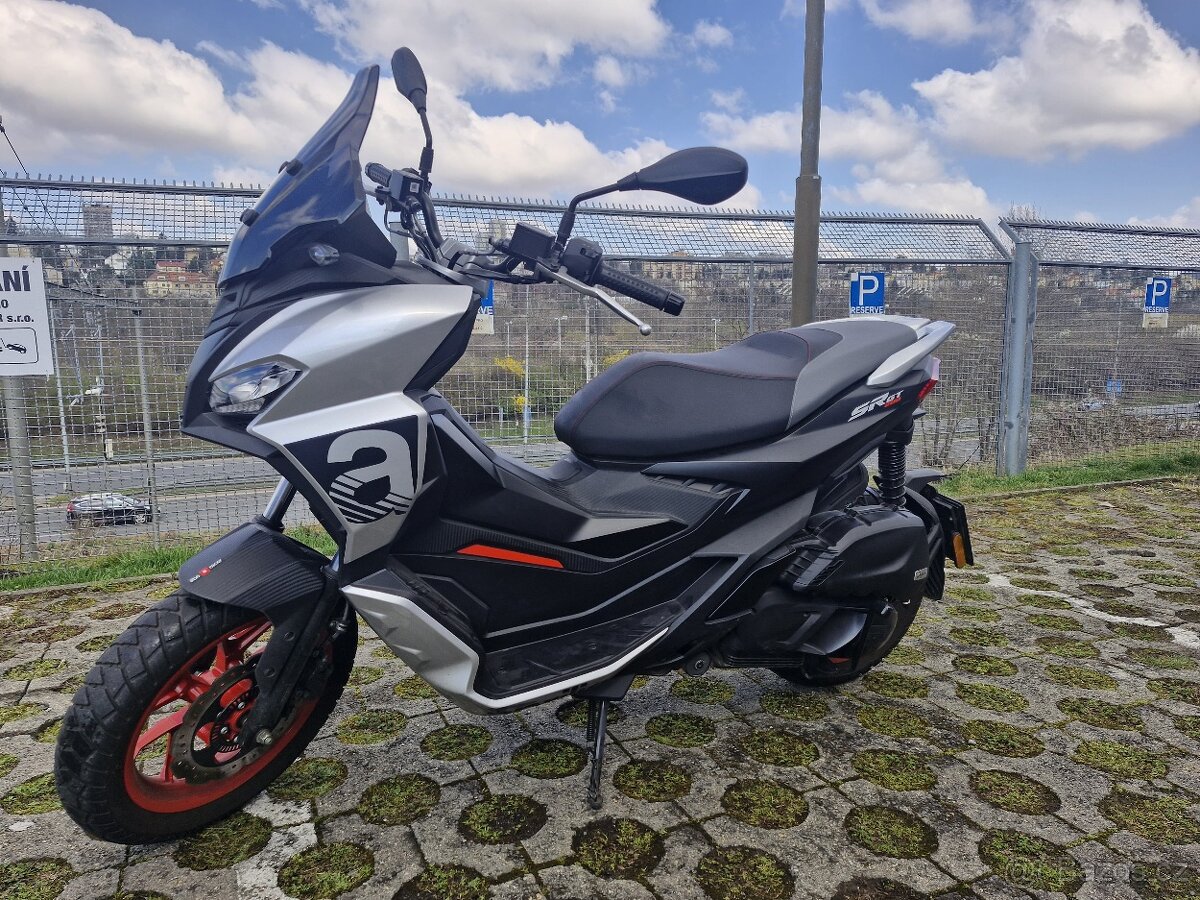 Aprilia SR GT 200