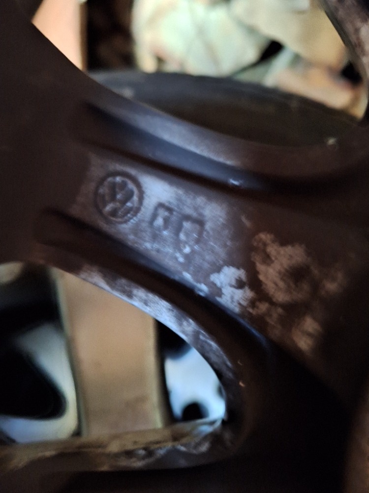 Prodám ALU kola originál VW 195/65 R15