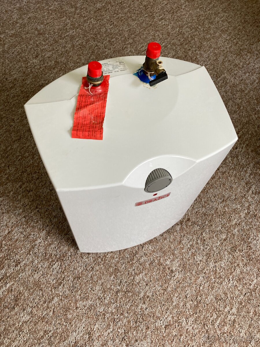 Elektrický ohřívač vody