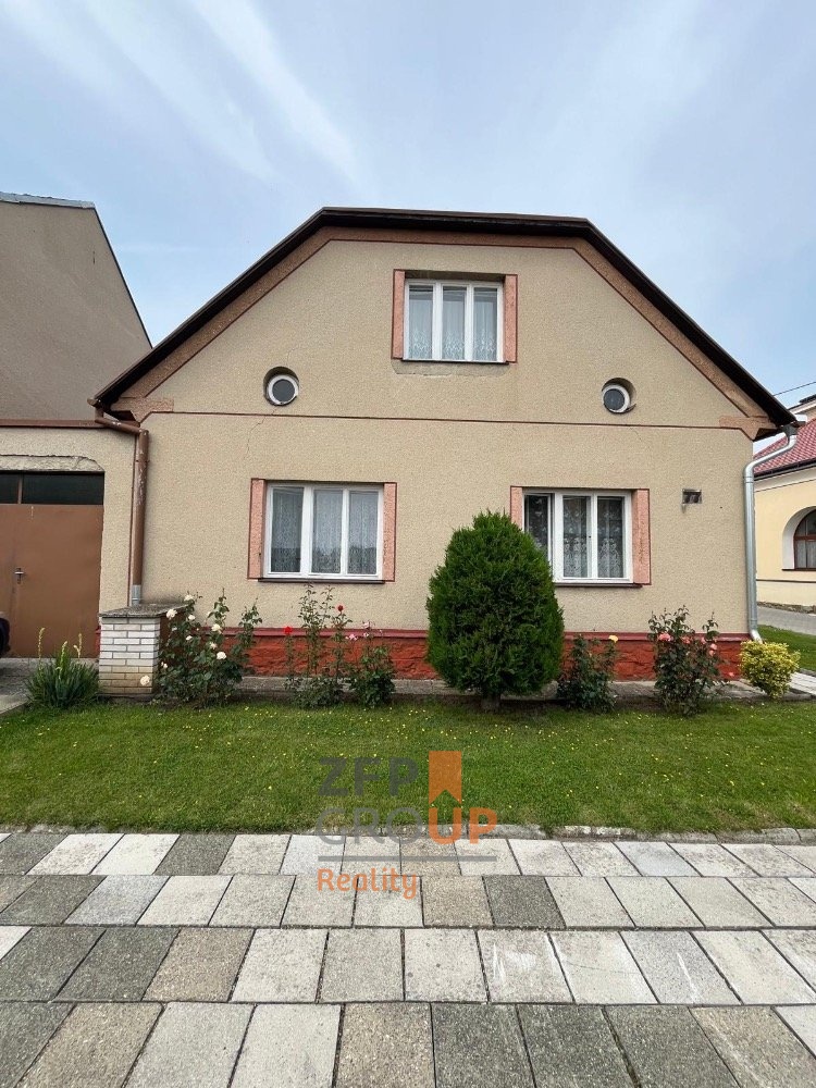 Prodej rodinného domu o rozloze 357 m2 - Podbřežice