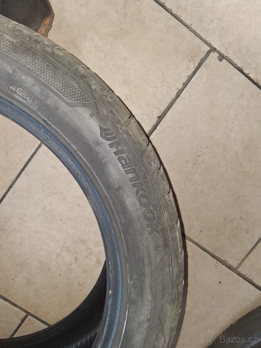 Prodám gumy 235/45 18