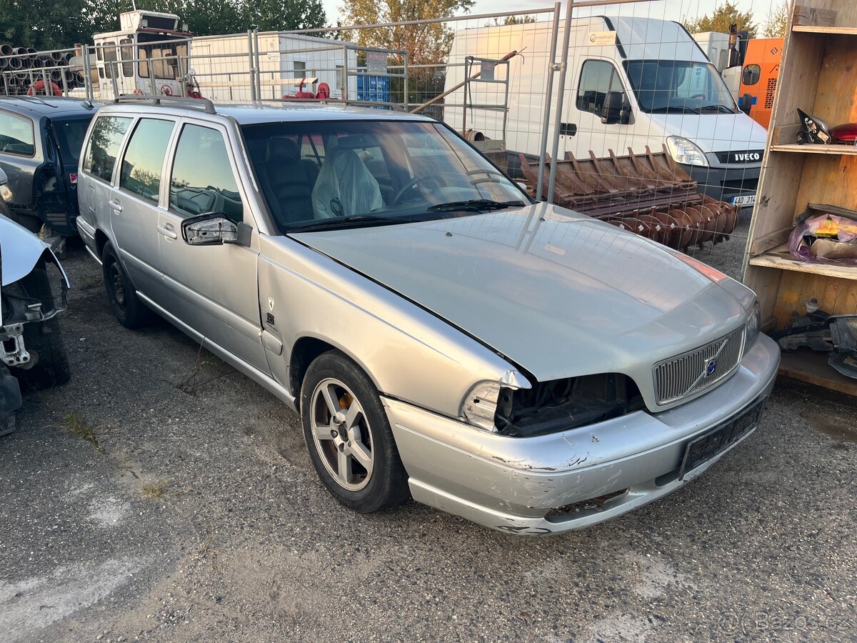 Volvo V70 2.5 TDI - náhradní díly