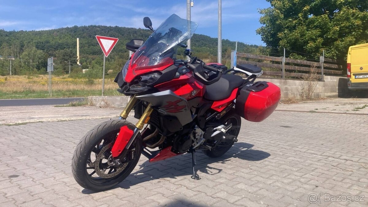 BMW F 900 XR