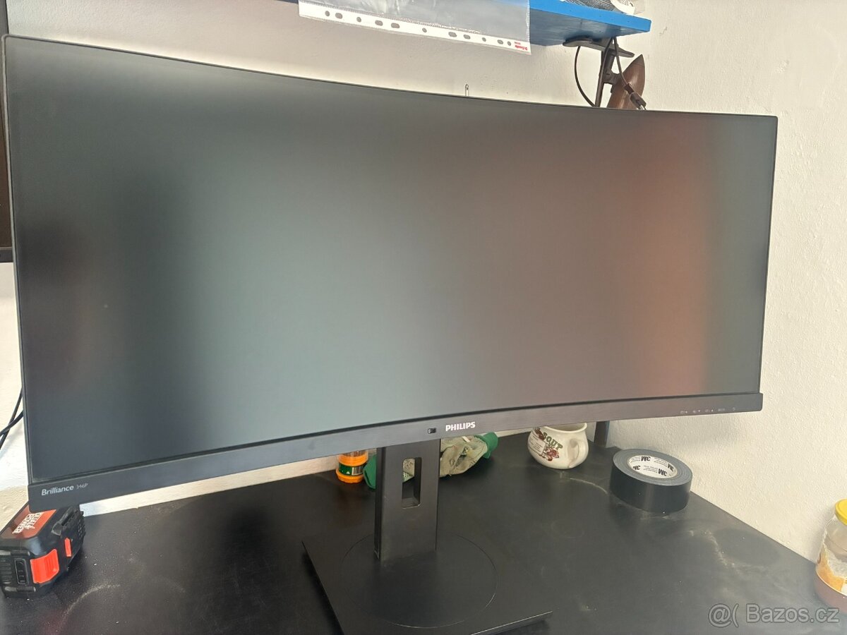 34" LCD Philips, širokoúlhý, prohnutý, TOP stav