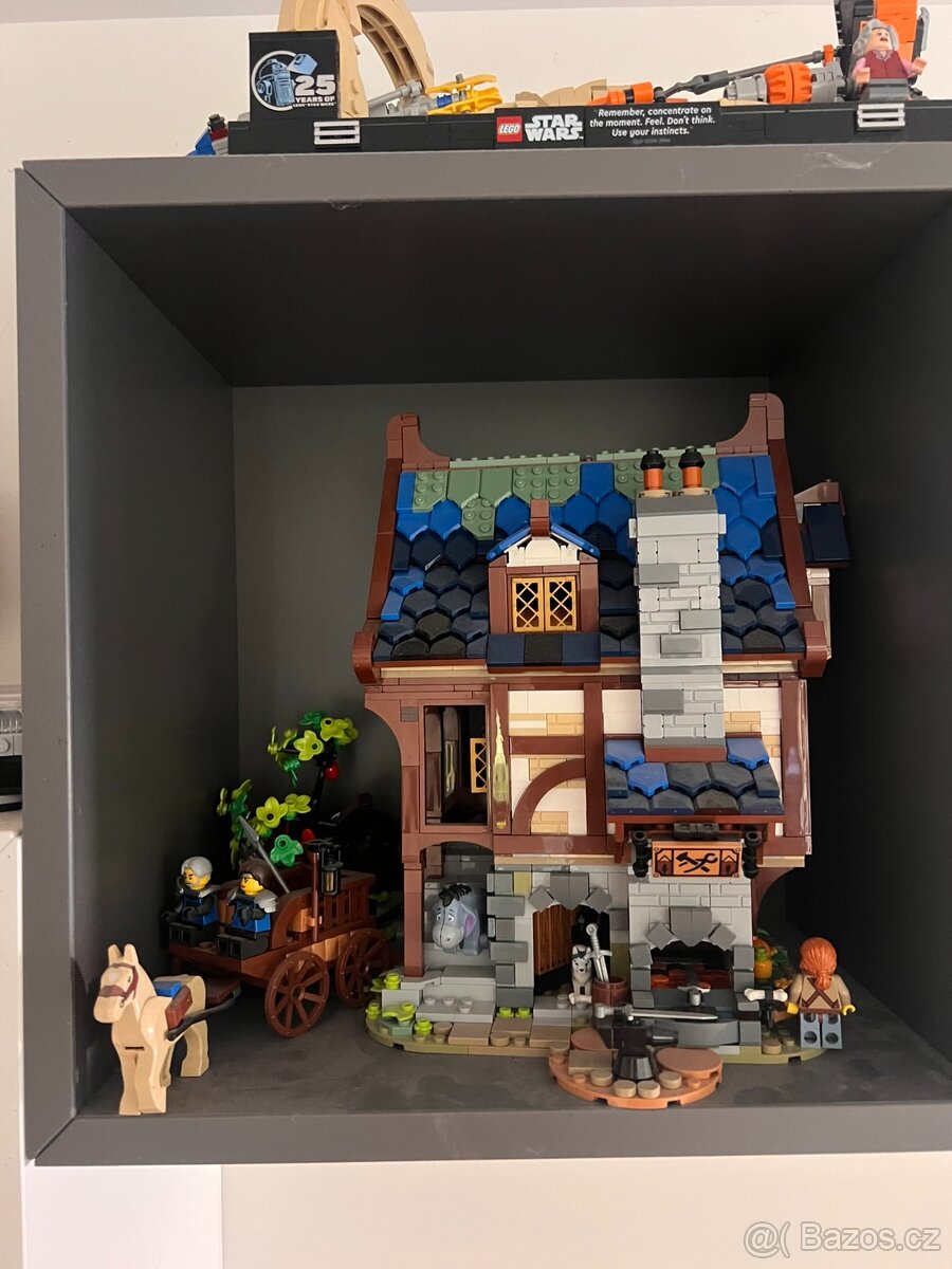 Lego 21325. Středověká kovárna