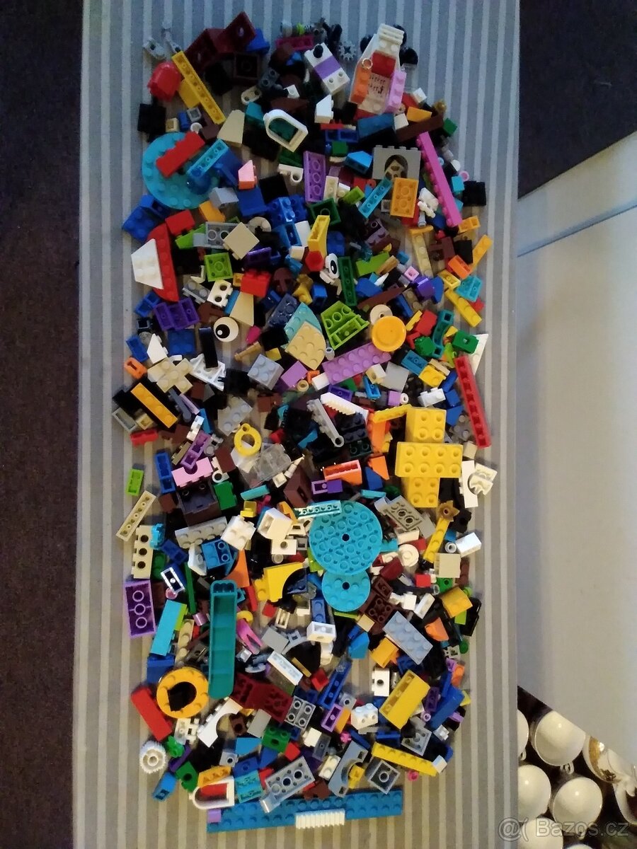 Mix kostiček Lego originál z různých stavebnic.