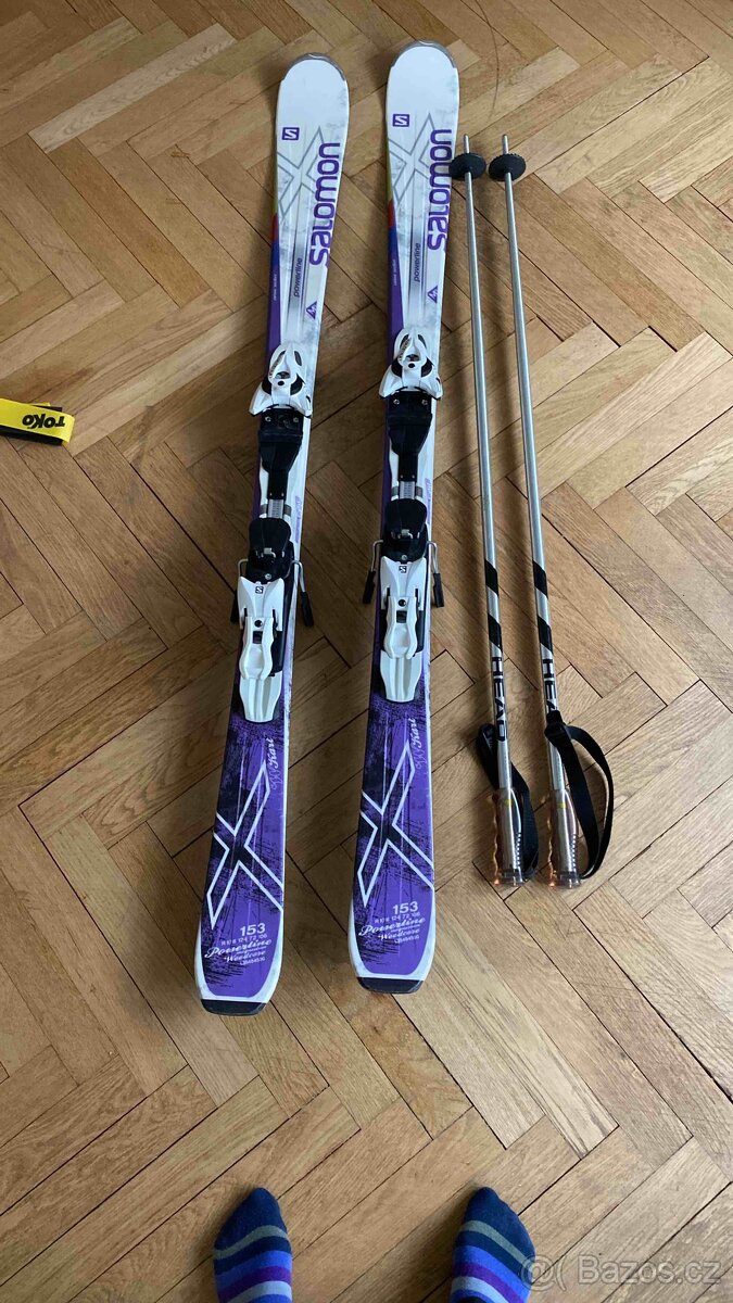 Prodám zánovní sjezdové lyže + boty +helma /komplet i zvlášť